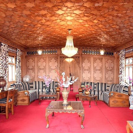 Yadgaar Houseboats Hotel Srinagar  Exterior photo